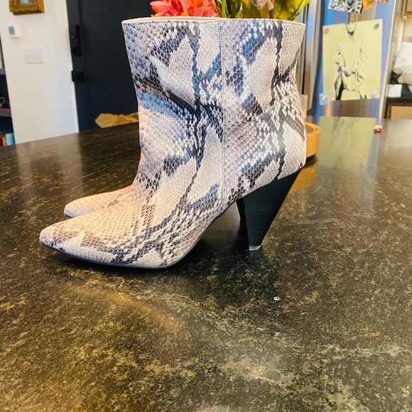 SNAKESKIN HEELED BOOTIES - Picture 3 of 6